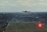 Immagine di US Navy aerei operativi nella battaglia di Midway Oceano Pacifico, 1942, secondo 15 filmato di repertorio 65675063000