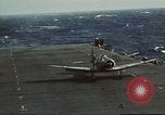 Immagine di US Navy aerei operativi nella battaglia di Midway Oceano Pacifico, 1942, secondo 21 filmato di repertorio 65675063000
