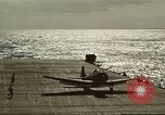 Immagine di US Navy aerei operativi nella battaglia di Midway Oceano Pacifico, 1942, secondo 46 filmato di repertorio 65675063000