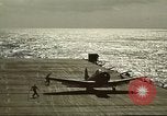 Immagine di US Navy aerei operativi nella battaglia di Midway Oceano Pacifico, 1942, secondo 47 filmato di repertorio 65675063000