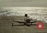 Immagine di US Navy aerei operativi nella battaglia di Midway Oceano Pacifico, 1942, secondo 48 filmato di repertorio 65675063000