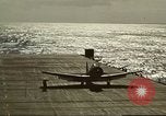 Immagine di US Navy aerei operativi nella battaglia di Midway Oceano Pacifico, 1942, secondo 49 filmato di repertorio 65675063000