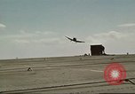 Immagine di US Navy aerei operativi nella battaglia di Midway Oceano Pacifico, 1942, secondo 50 filmato di repertorio 65675063000