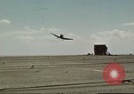 Immagine di US Navy aerei operativi nella battaglia di Midway Oceano Pacifico, 1942, secondo 51 filmato di repertorio 65675063000