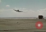 Immagine di US Navy aerei operativi nella battaglia di Midway Oceano Pacifico, 1942, secondo 53 filmato di repertorio 65675063000