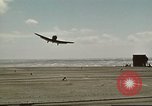 Immagine di US Navy aerei operativi nella battaglia di Midway Oceano Pacifico, 1942, secondo 54 filmato di repertorio 65675063000