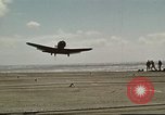 Immagine di US Navy aerei operativi nella battaglia di Midway Oceano Pacifico, 1942, secondo 56 filmato di repertorio 65675063000