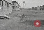 Standbild Baracken für die amerikanischen Soldaten Rekruten Ersten Weltkrieg United States USA, 1917, aus Sekunde 10 historischem Filmmaterial Videoclip 65675063007