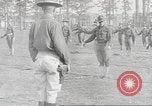 Standbild Baracken für die amerikanischen Soldaten Rekruten Ersten Weltkrieg United States USA, 1917, aus Sekunde 61 historischem Filmmaterial Videoclip 65675063007