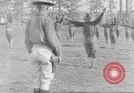 Standbild Baracken für die amerikanischen Soldaten Rekruten Ersten Weltkrieg United States USA, 1917, aus Sekunde 62 historischem Filmmaterial Videoclip 65675063007
