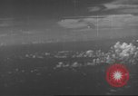 Standbild Bombardierung von Ballale Insel Ballale Salomonen, 1943, aus Sekunde 4 historischem Filmmaterial Videoclip 65675063012