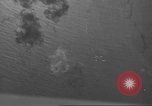 Standbild Bombardierung von Ballale Insel Ballale Salomonen, 1943, aus Sekunde 19 historischem Filmmaterial Videoclip 65675063012