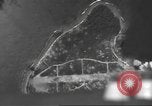 Standbild Bombardierung von Ballale Insel Ballale Salomonen, 1943, aus Sekunde 26 historischem Filmmaterial Videoclip 65675063012