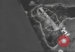 Standbild Bombardierung von Ballale Insel Ballale Salomonen, 1943, aus Sekunde 41 historischem Filmmaterial Videoclip 65675063012