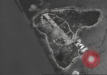Standbild Bombardierung von Ballale Insel Ballale Salomonen, 1943, aus Sekunde 44 historischem Filmmaterial Videoclip 65675063012