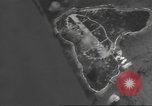 Standbild Bombardierung von Ballale Insel Ballale Salomonen, 1943, aus Sekunde 45 historischem Filmmaterial Videoclip 65675063012