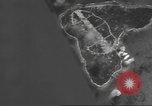 Standbild Bombardierung von Ballale Insel Ballale Salomonen, 1943, aus Sekunde 47 historischem Filmmaterial Videoclip 65675063012