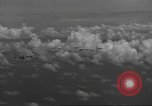 Standbild Bombardierung von Ballale Insel Ballale Salomonen, 1943, aus Sekunde 58 historischem Filmmaterial Videoclip 65675063012