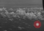 Standbild Bombardierung von Ballale Insel Ballale Salomonen, 1943, aus Sekunde 61 historischem Filmmaterial Videoclip 65675063012