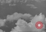 Standbild Bombardierung von Ballale Insel Ballale Salomonen, 1943, aus Sekunde 7 historischem Filmmaterial Videoclip 65675063013
