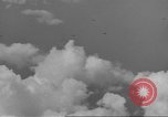 Standbild Bombardierung von Ballale Insel Ballale Salomonen, 1943, aus Sekunde 12 historischem Filmmaterial Videoclip 65675063013