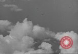 Standbild Bombardierung von Ballale Insel Ballale Salomonen, 1943, aus Sekunde 13 historischem Filmmaterial Videoclip 65675063013