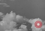 Standbild Bombardierung von Ballale Insel Ballale Salomonen, 1943, aus Sekunde 14 historischem Filmmaterial Videoclip 65675063013