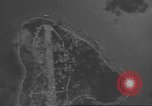 Standbild Bombardierung von Ballale Insel Ballale Salomonen, 1943, aus Sekunde 22 historischem Filmmaterial Videoclip 65675063013