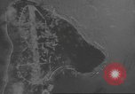 Standbild Bombardierung von Ballale Insel Ballale Salomonen, 1943, aus Sekunde 28 historischem Filmmaterial Videoclip 65675063013