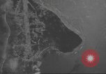 Standbild Bombardierung von Ballale Insel Ballale Salomonen, 1943, aus Sekunde 31 historischem Filmmaterial Videoclip 65675063013