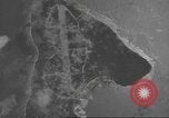 Standbild Bombardierung von Ballale Insel Ballale Salomonen, 1943, aus Sekunde 38 historischem Filmmaterial Videoclip 65675063013