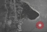 Standbild Bombardierung von Ballale Insel Ballale Salomonen, 1943, aus Sekunde 40 historischem Filmmaterial Videoclip 65675063013