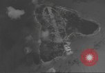 Standbild Bombardierung von Ballale Insel Ballale Salomonen, 1943, aus Sekunde 42 historischem Filmmaterial Videoclip 65675063013