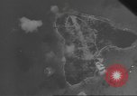 Standbild Bombardierung von Ballale Insel Ballale Salomonen, 1943, aus Sekunde 45 historischem Filmmaterial Videoclip 65675063013