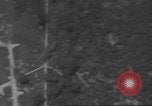 Standbild Bombardierung von Ballale Insel Ballale Salomonen, 1943, aus Sekunde 50 historischem Filmmaterial Videoclip 65675063013
