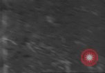Standbild Bombardierung von Ballale Insel Ballale Salomonen, 1943, aus Sekunde 51 historischem Filmmaterial Videoclip 65675063013