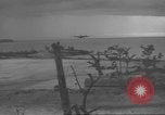 Standbild USA Flugzeuge Insel Ballale Salomonen, 1943, aus Sekunde 8 historischem Filmmaterial Videoclip 65675063014