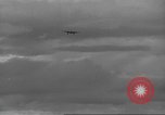Standbild USA Flugzeuge Insel Ballale Salomonen, 1943, aus Sekunde 20 historischem Filmmaterial Videoclip 65675063014