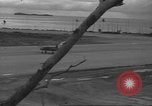 Standbild USA Flugzeuge Insel Ballale Salomonen, 1943, aus Sekunde 26 historischem Filmmaterial Videoclip 65675063014