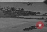 Standbild USA Flugzeuge Insel Ballale Salomonen, 1943, aus Sekunde 29 historischem Filmmaterial Videoclip 65675063014