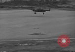 Standbild USA Flugzeuge Insel Ballale Salomonen, 1943, aus Sekunde 32 historischem Filmmaterial Videoclip 65675063014