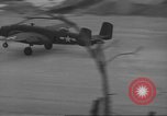 Standbild USA Flugzeuge Insel Ballale Salomonen, 1943, aus Sekunde 39 historischem Filmmaterial Videoclip 65675063014