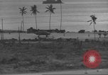 Standbild USA Flugzeuge Insel Ballale Salomonen, 1943, aus Sekunde 43 historischem Filmmaterial Videoclip 65675063014