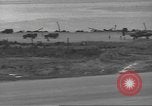 Standbild USA Flugzeuge Insel Ballale Salomonen, 1943, aus Sekunde 46 historischem Filmmaterial Videoclip 65675063014
