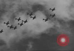 Standbild USA Flugzeuge Insel Ballale Salomonen, 1943, aus Sekunde 56 historischem Filmmaterial Videoclip 65675063014