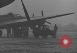 Standbild USA Flugzeuge Munda New Georgia Salomonen, 1943, aus Sekunde 19 historischem Filmmaterial Videoclip 65675063015