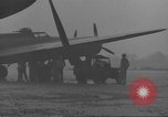 Standbild USA Flugzeuge Munda New Georgia Salomonen, 1943, aus Sekunde 22 historischem Filmmaterial Videoclip 65675063015
