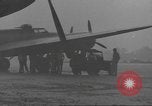 Standbild USA Flugzeuge Munda New Georgia Salomonen, 1943, aus Sekunde 24 historischem Filmmaterial Videoclip 65675063015
