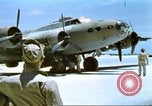 Standbild USAAF B-17s auf den Midway-inseln im Zweiten Weltkrieg Midway Island, 1942, aus Sekunde 7 historischem Filmmaterial Videoclip 65675063018