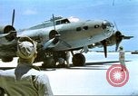 Standbild USAAF B-17s auf den Midway-inseln im Zweiten Weltkrieg Midway Island, 1942, aus Sekunde 10 historischem Filmmaterial Videoclip 65675063018